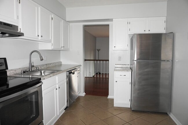 Building Photo - Charming 3Bed/2.5 Bath in Nottingham!