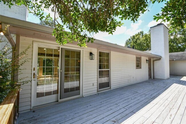 Building Photo - 17040 Birmingham Rd