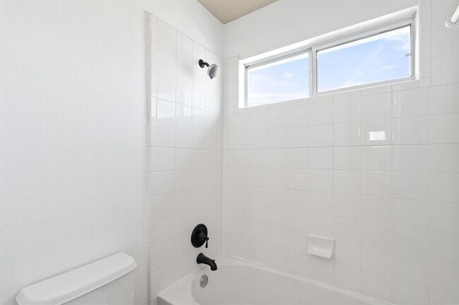 Building Photo - 16304 Fincastle Dr