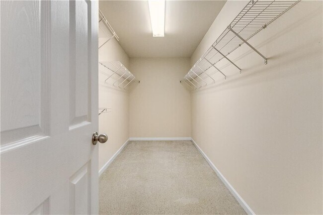 Building Photo - 1234 King Springs Ct SE