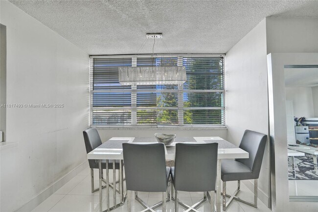 Building Photo - 2780 NE 183rd St