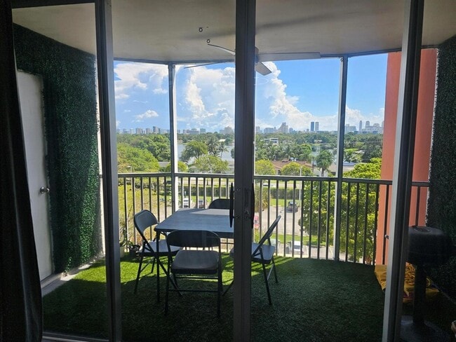 Building Photo - 1780 NE 191st St