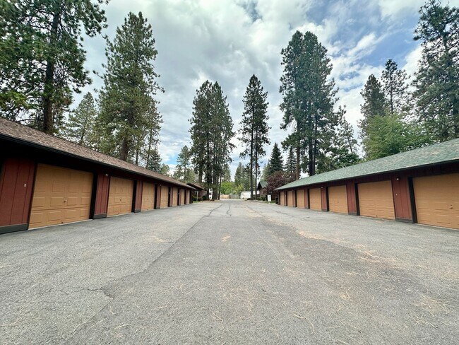 Building Photo - For Rent: Cozy 2 Bed / 2 Bath Condo with Enclosed Yard & Detached Garage