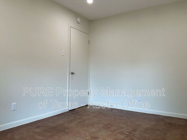 Building Photo - 1301 Clearfield Dr
