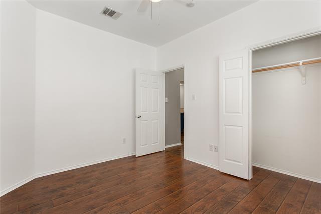 Building Photo - 9721 Meadow Rue Dr