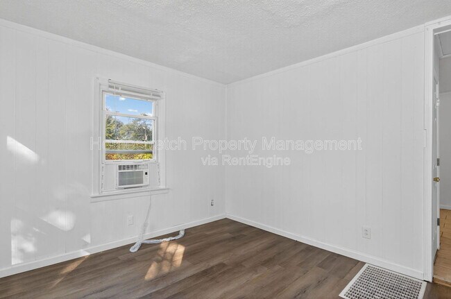 Building Photo - 6166 Emerald Ave