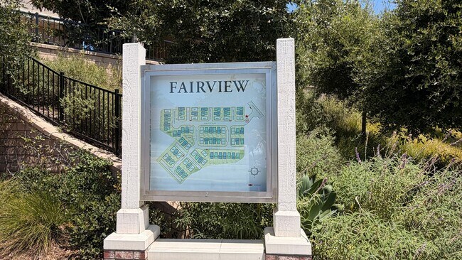 Building Photo - Modern Townhouse in Fairview Community of Bonsall