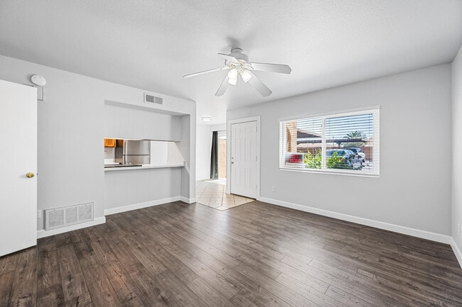 Building Photo - 1455 N Alma School Rd