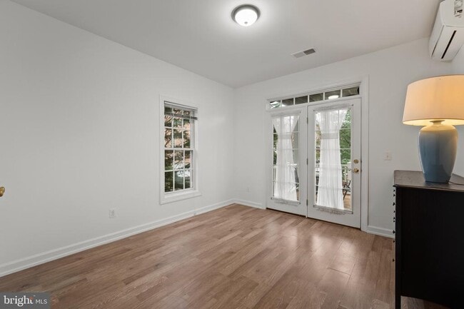 Building Photo - 589 Odendhal Ave