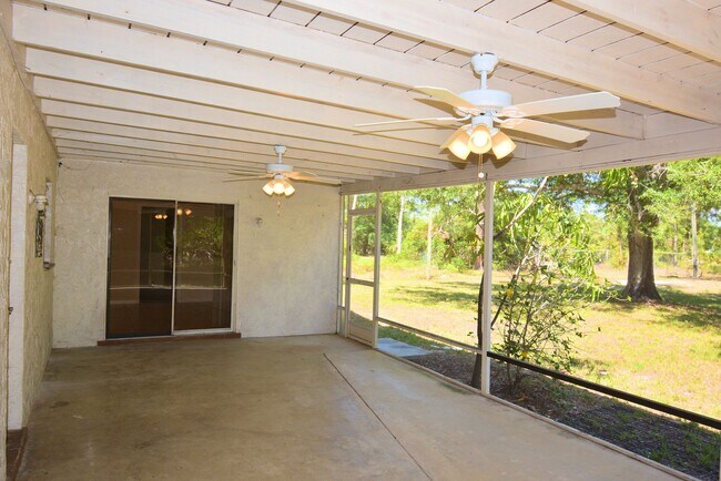 Building Photo - Spacious 3BR 2BA Home in Lehigh Acres  REC...
