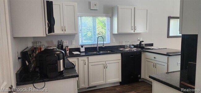 Building Photo - 29574 Woodpark Cir