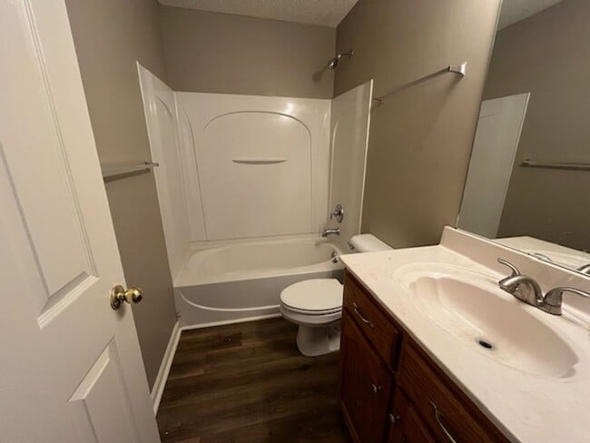 Building Photo - Renovated 3 Bedroom 2 Bath Home for Rent!!