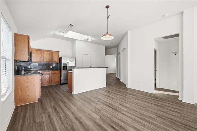 Building Photo - 518 Niagara Falls Dr