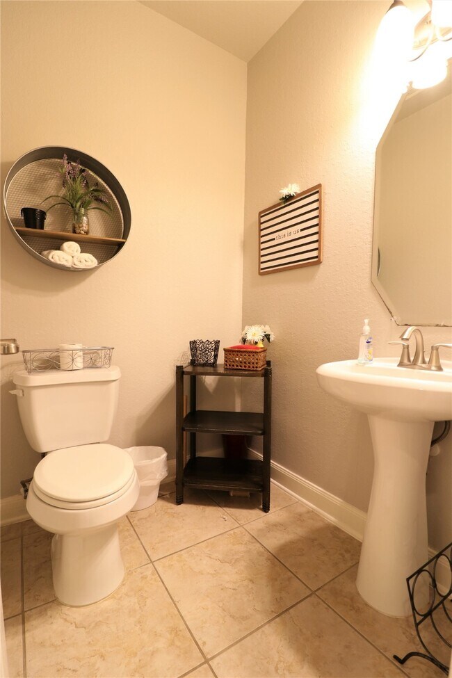 Building Photo - 6126 Emberwood Falls Dr
