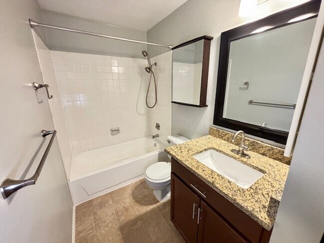 Building Photo - 7730 W 87th Dr
