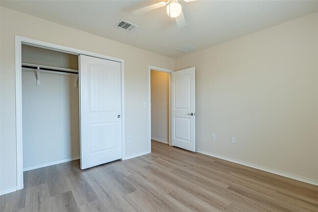 Building Photo - 3701 Black Granite Dr