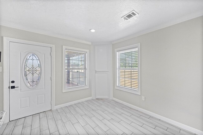 Building Photo - 7941 Goode St