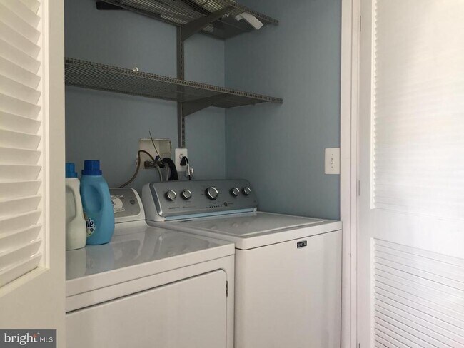 Building Photo - 1727 S Broad St