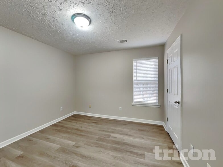 Building Photo - 210 Baxter Ln