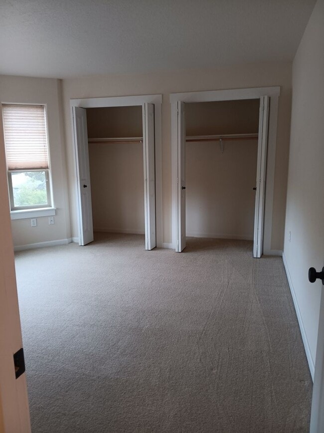 Building Photo - Beautiful Townhouse in West Salem is Ready...