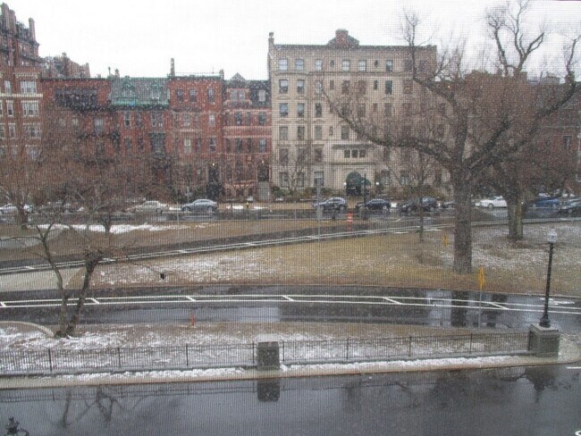 Building Photo - 342 Commonwealth Ave