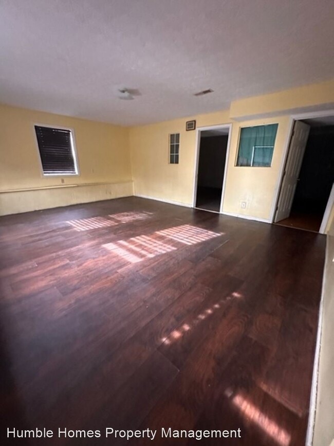 Building Photo - 6 br, 3 bath House - 104 River Tanmer Way