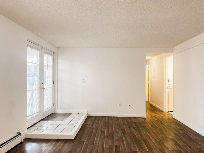 Building Photo - 8367 S Reed St