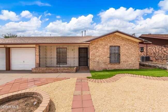 Building Photo - 921 Wier Ln