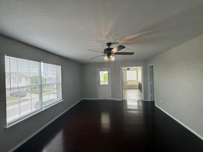 Building Photo - 502 Constellation Dr