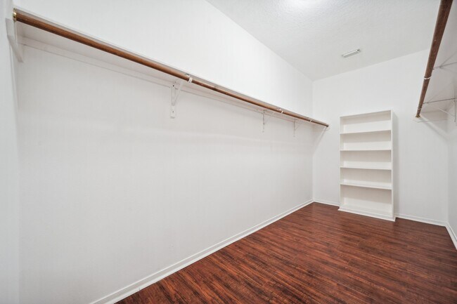 Building Photo - 15026 Magnoliabough Pl