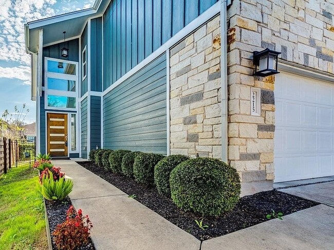 Building Photo - 2215 Capulet St