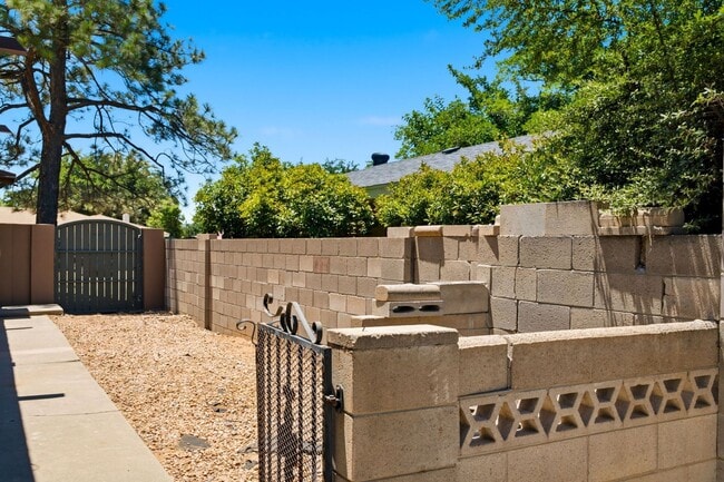 Building Photo - Exceptional Property in the NE Heights