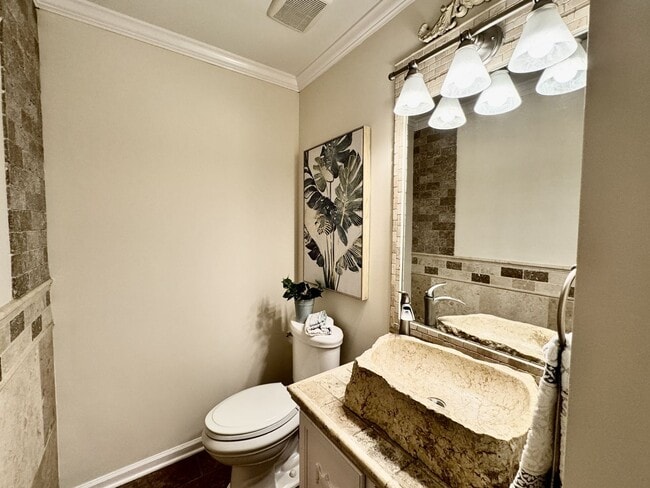 Building Photo - 4-Bedroom Home in Rock Creek Available NOW...