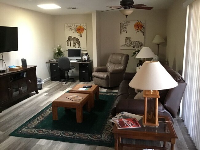 Building Photo - Charming 2BR House in Sun City West
