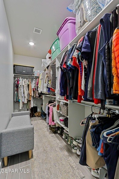 Building Photo - 824 Paseo Solar Dr