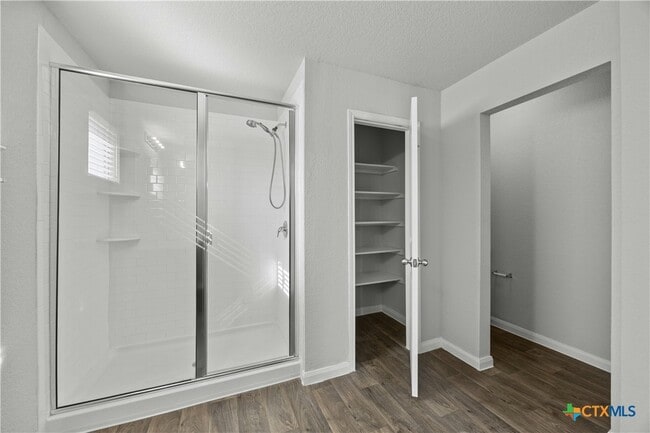 Building Photo - 118 Rochester Ln