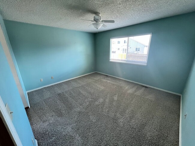 Building Photo - 6 MONTH LEASE - Spacious 4BD Home with 3-C...