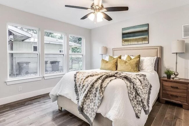 Building Photo - Spacious 5-Bed, 4-Bath Single Family Home with En Suite in Dallas ($500 Off First Month's Rent)