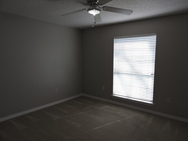 Building Photo - 4738 Connor Dr