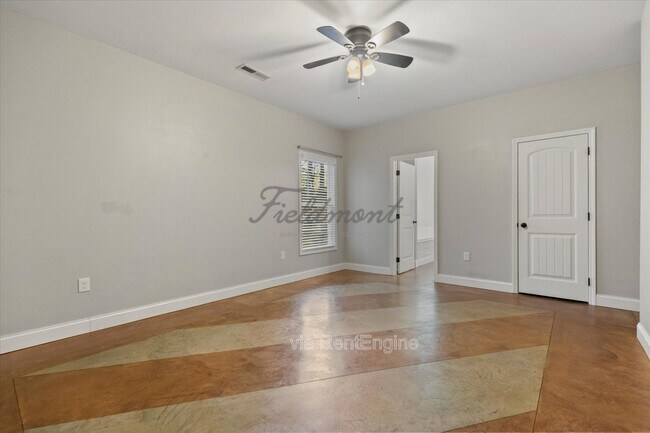 Building Photo - 110 Raeburn Way