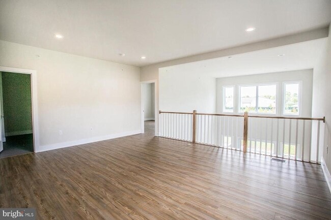 Building Photo - 665 Levering St