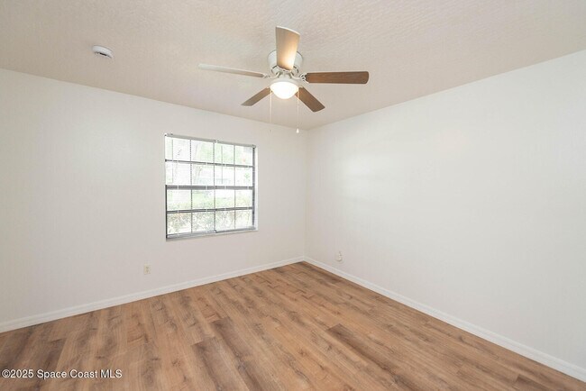 Building Photo - 2202 Appalachian Dr