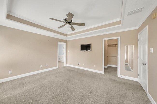 Building Photo - 25 Willow Dr
