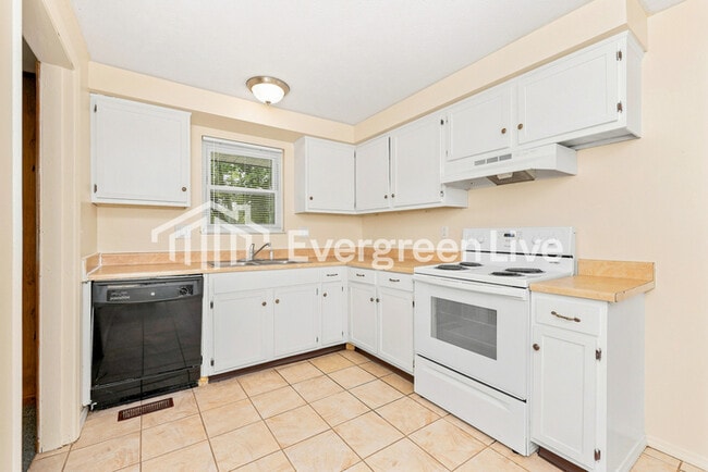 Building Photo - 7215 Sancroft Dr