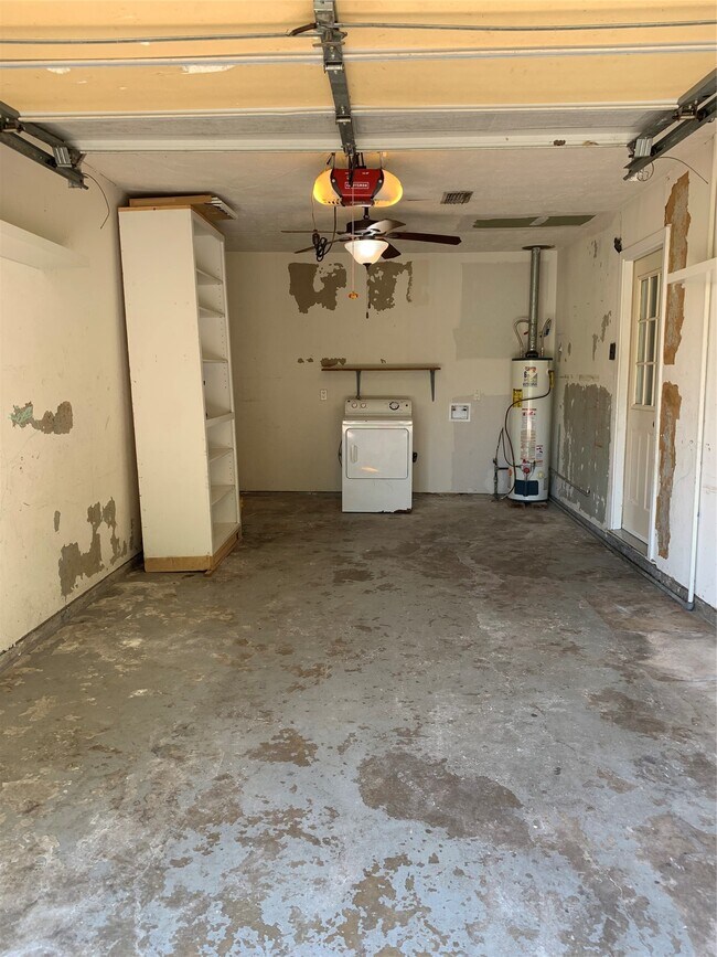 Building Photo - 340 Westwood Ln