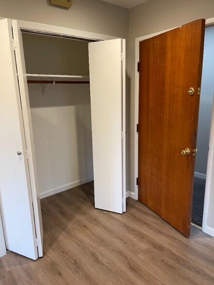 Building Photo - 1304 Versailles Ave