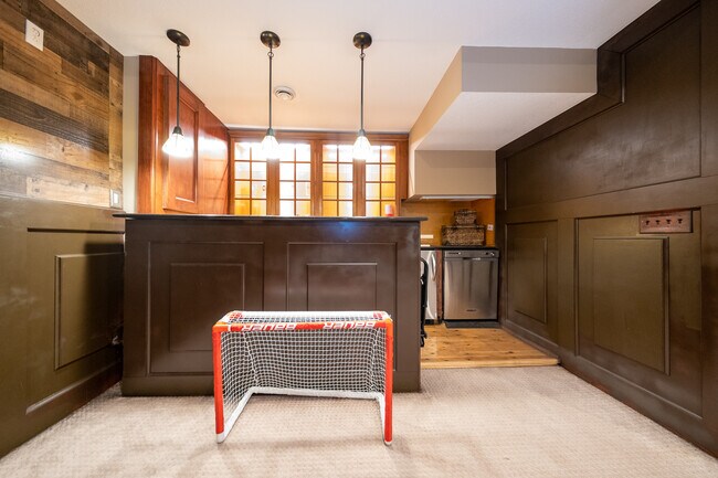 Building Photo - 7122 Harrison Hill Trail