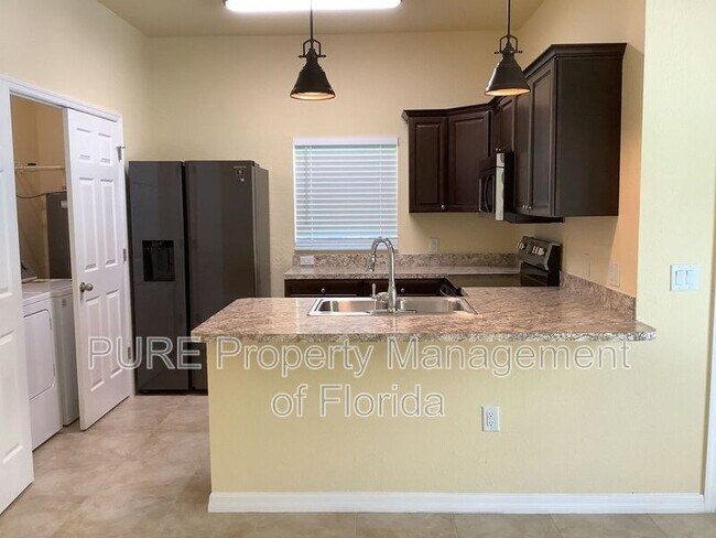 Building Photo - 1404 NW 18th Ave