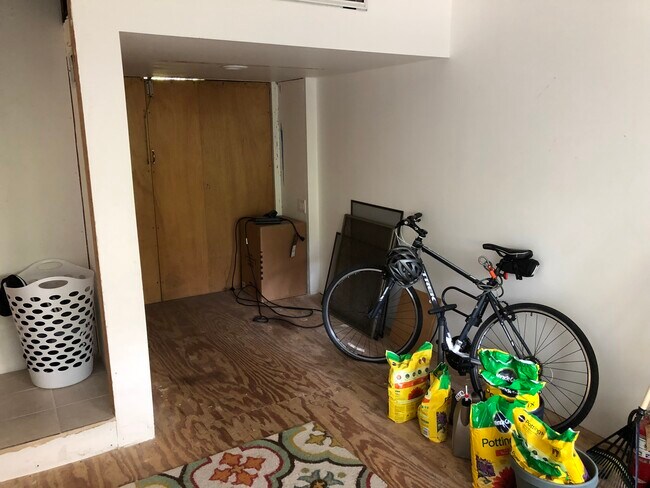 Garage Storage - 820 Palo Alto Ave