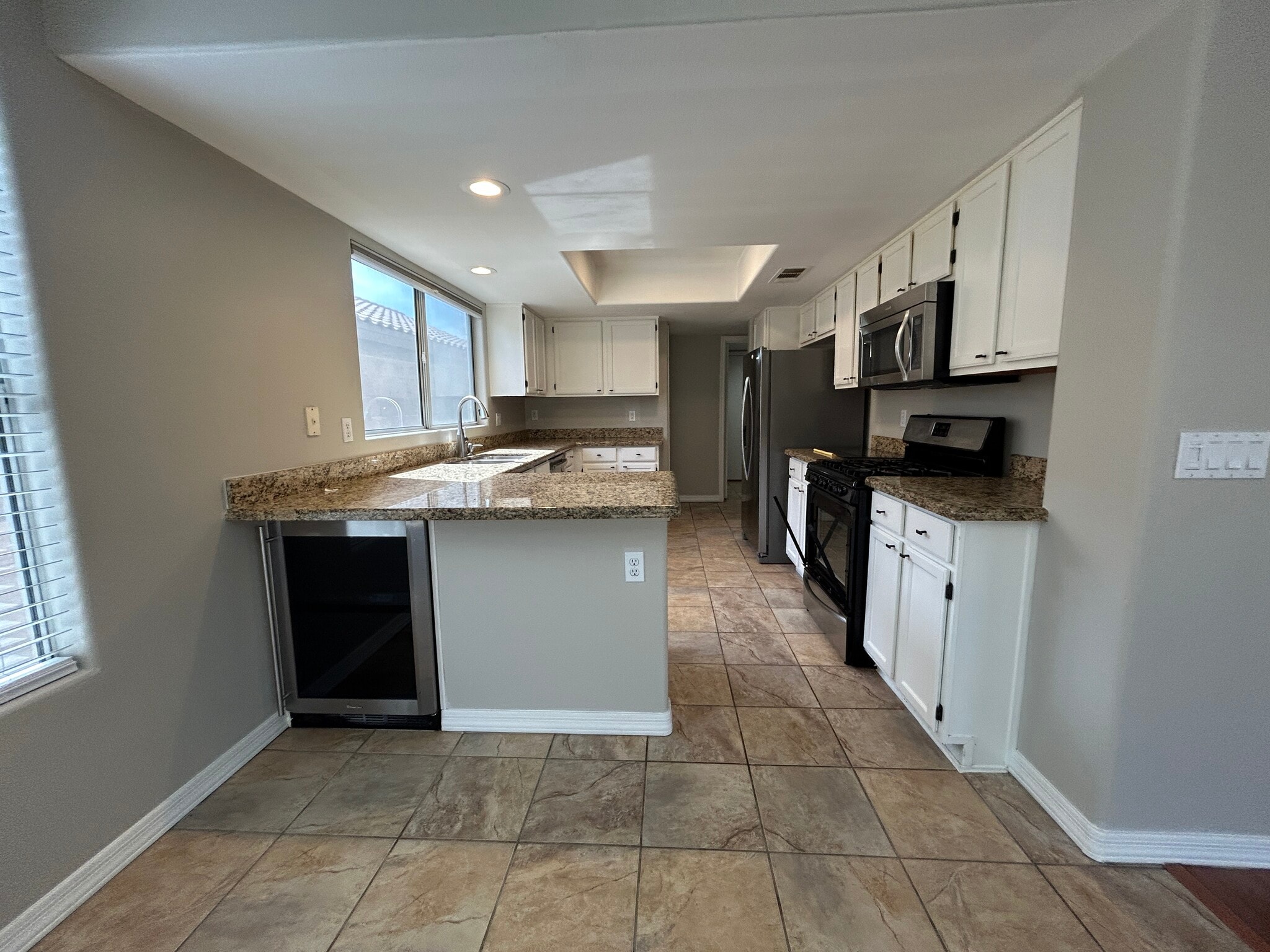 Building Photo - 4132 E Anderson Dr